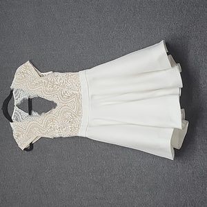 Luxxel Women's Dress White & Cream Size M Full Weighted Skirt